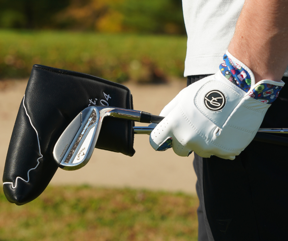 What golf glove should I get? What golf glove to get? How do I know what golf glove to get? What is my golf glove size? How should a golf glove fit? What golf gloves do pros use?