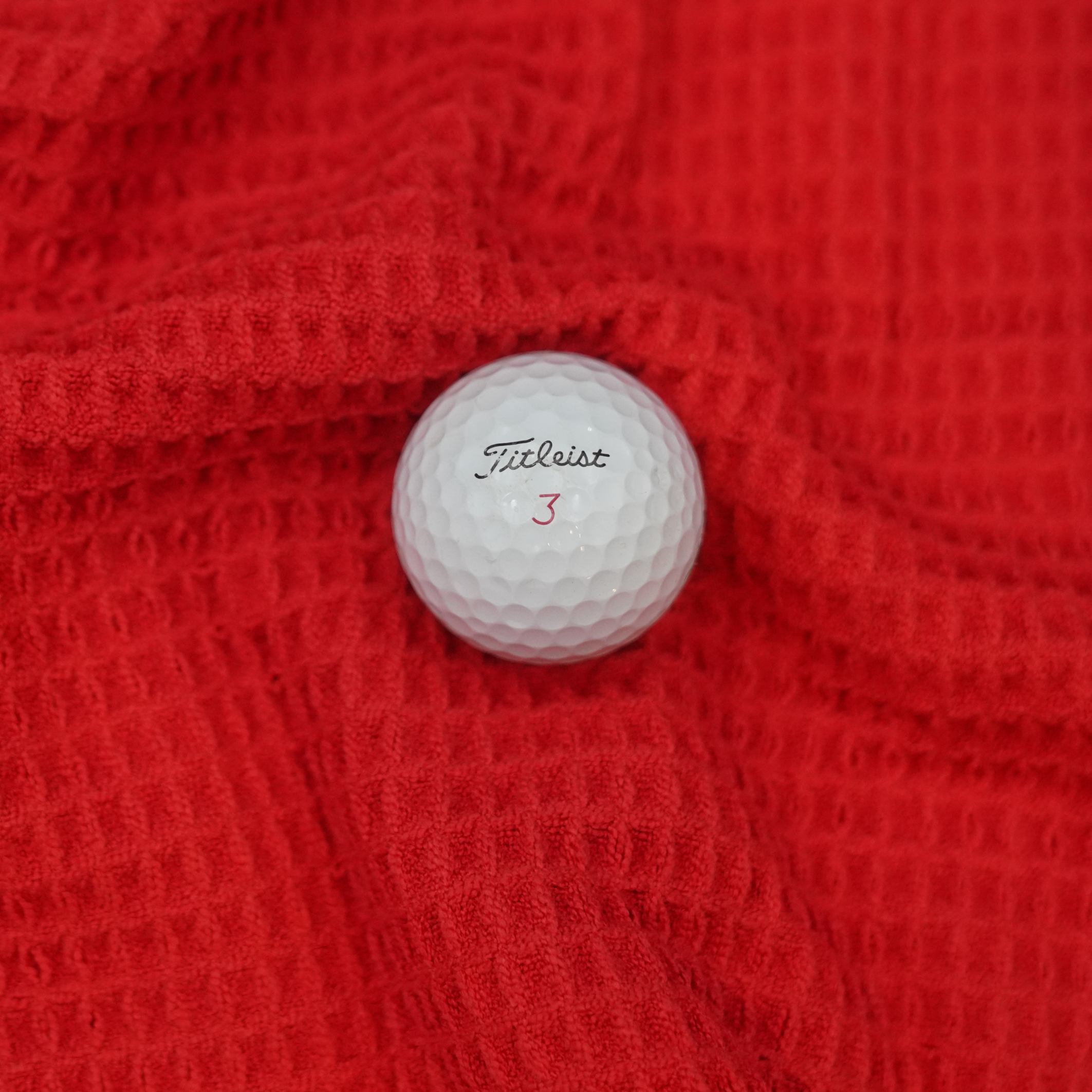 RED MAGNETIC GOLF TOWEL