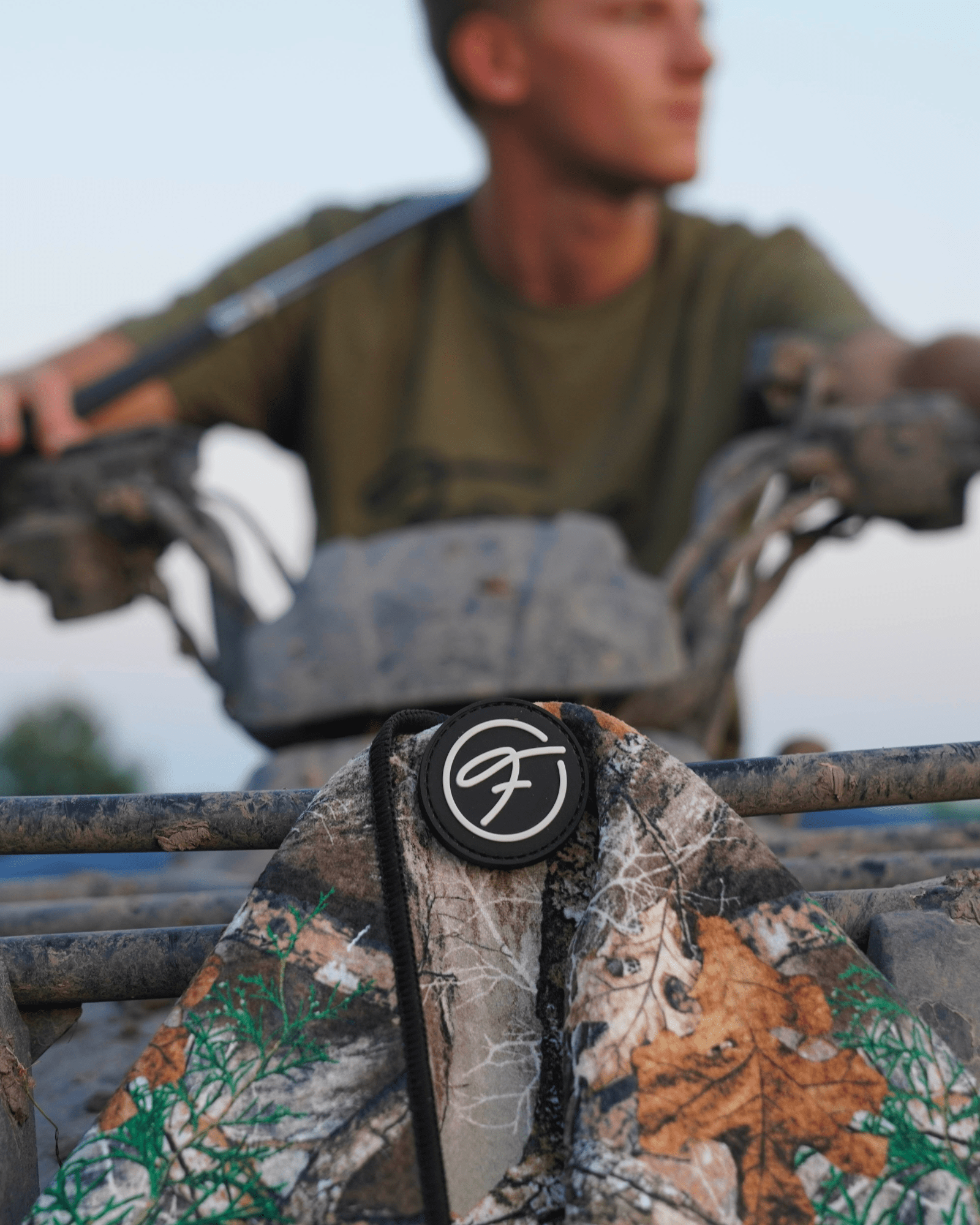 v1 REALTREE MAGNETIC GOLF TOWEL